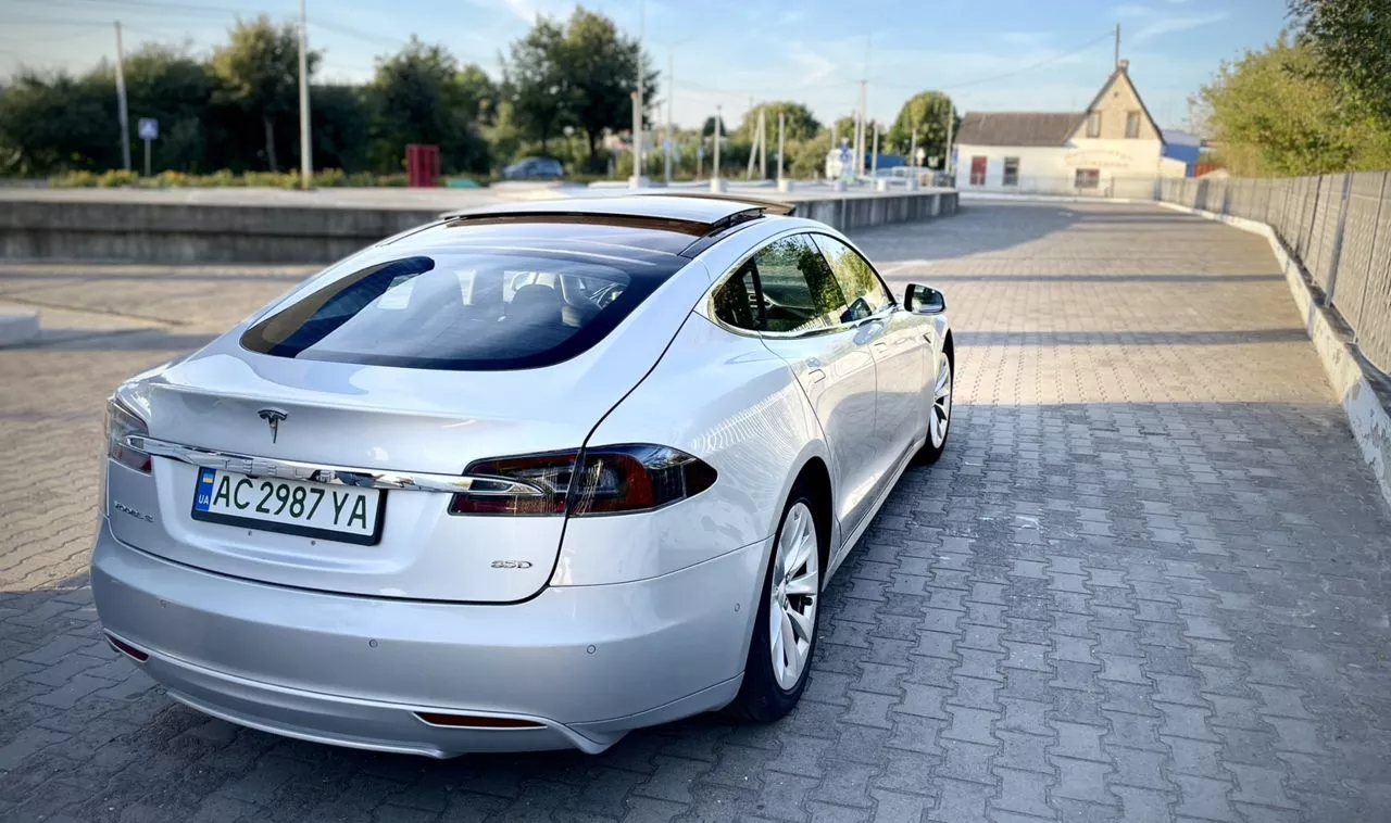 Tesla Model S  201561