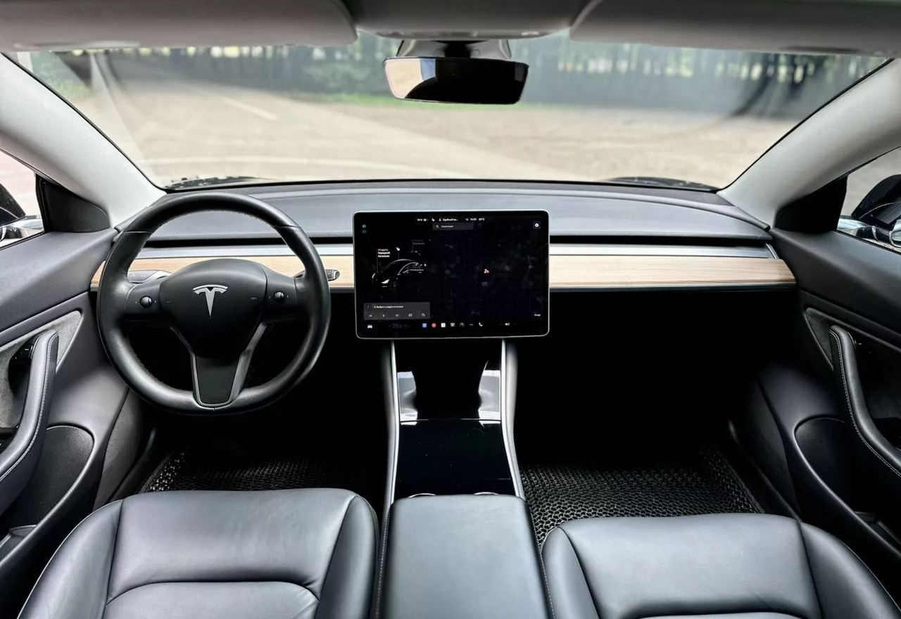 Tesla Model 3  60 kWh 2019171