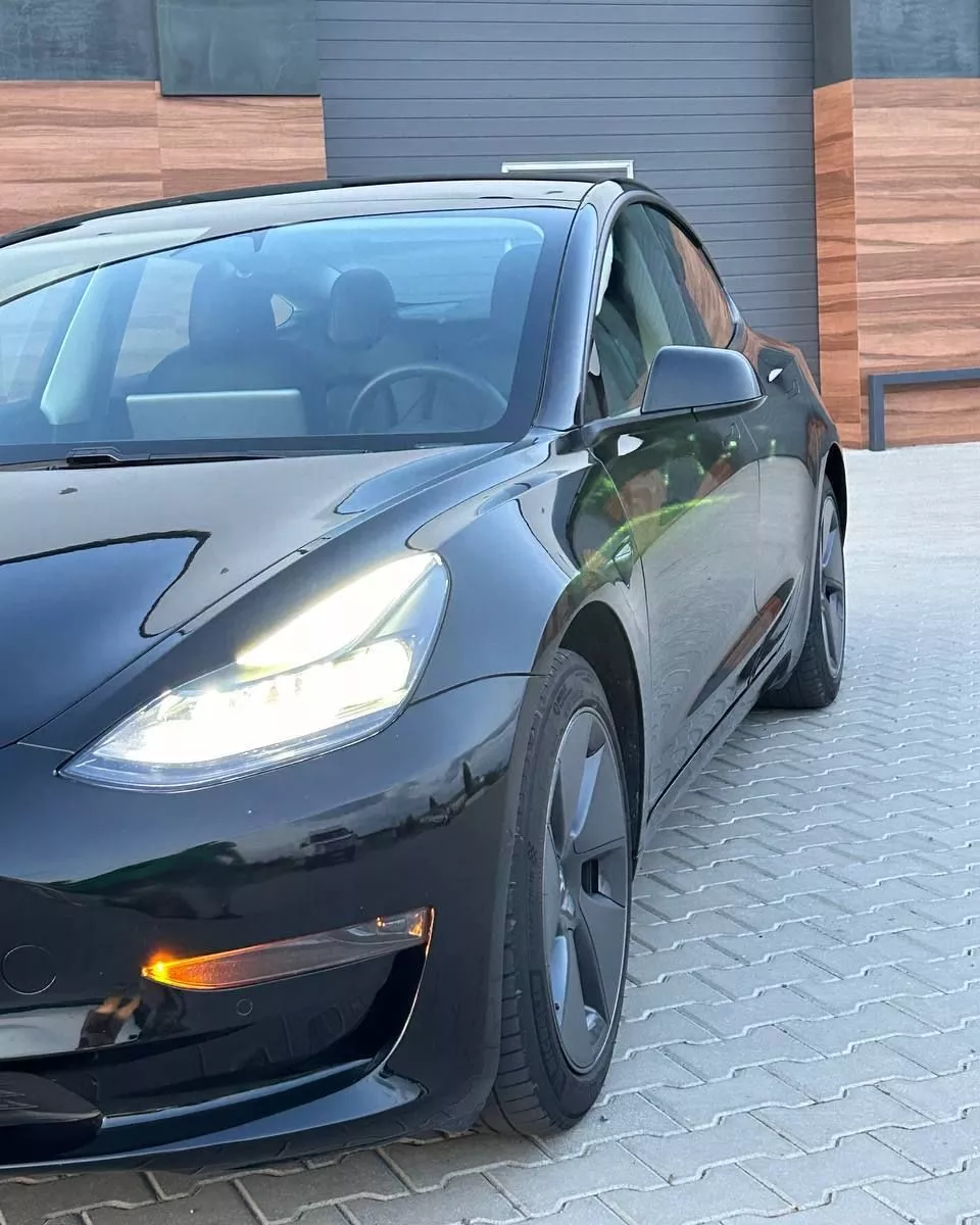 Tesla Model 3  202151