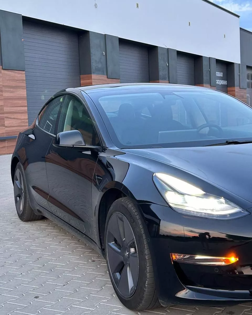 Tesla Model 3  202161