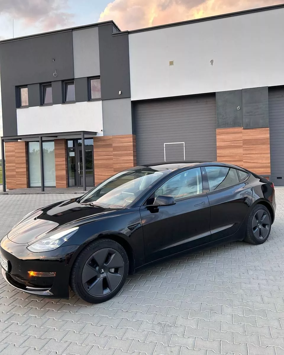 Tesla Model 3  202181