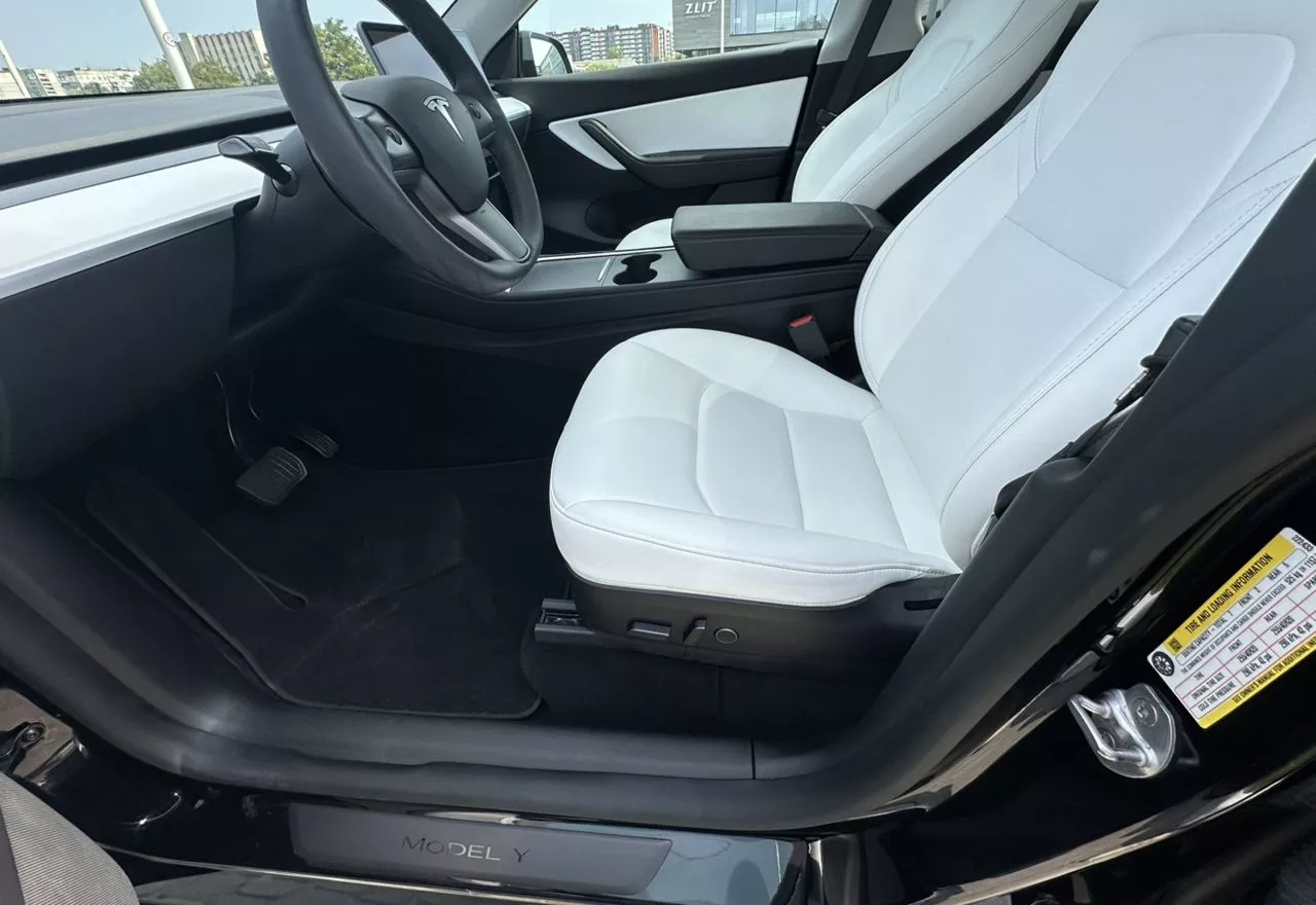 Tesla Model Y  82 kWh 2021151