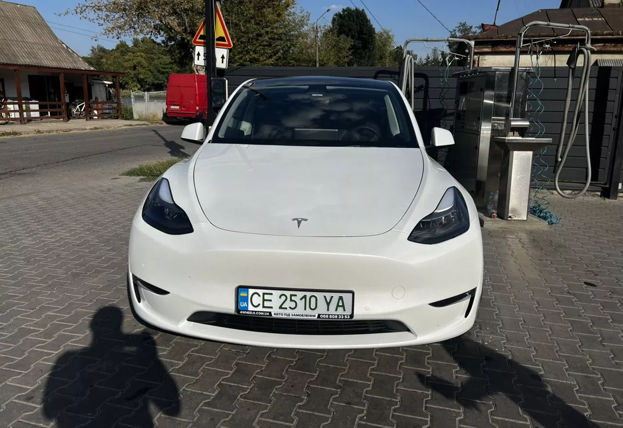 Tesla Model Y 