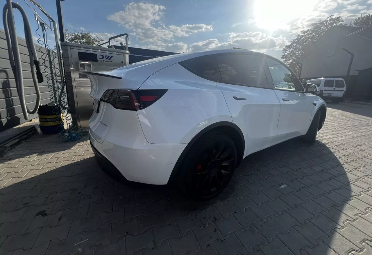 Tesla Model Y  82 kWh 2022181