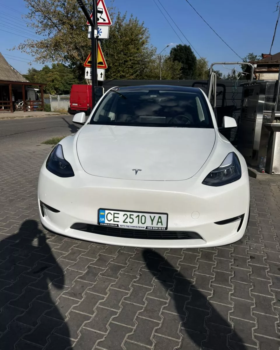 Tesla Model Y  82 kWh 2022221