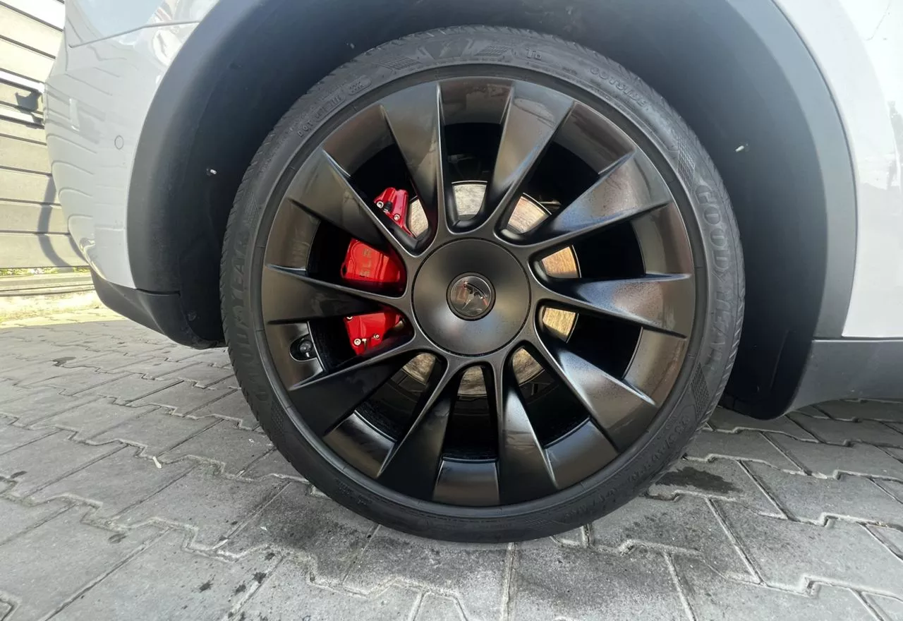 Tesla Model Y  82 kWh 2022411