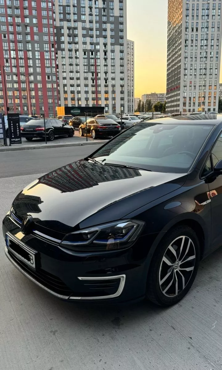 Volkswagen e-Golf  36 kWh 201821