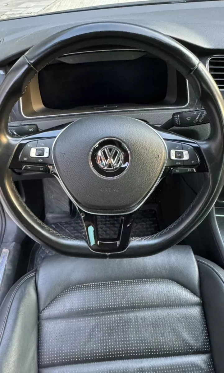 Volkswagen e-Golf  36 kWh 2018221