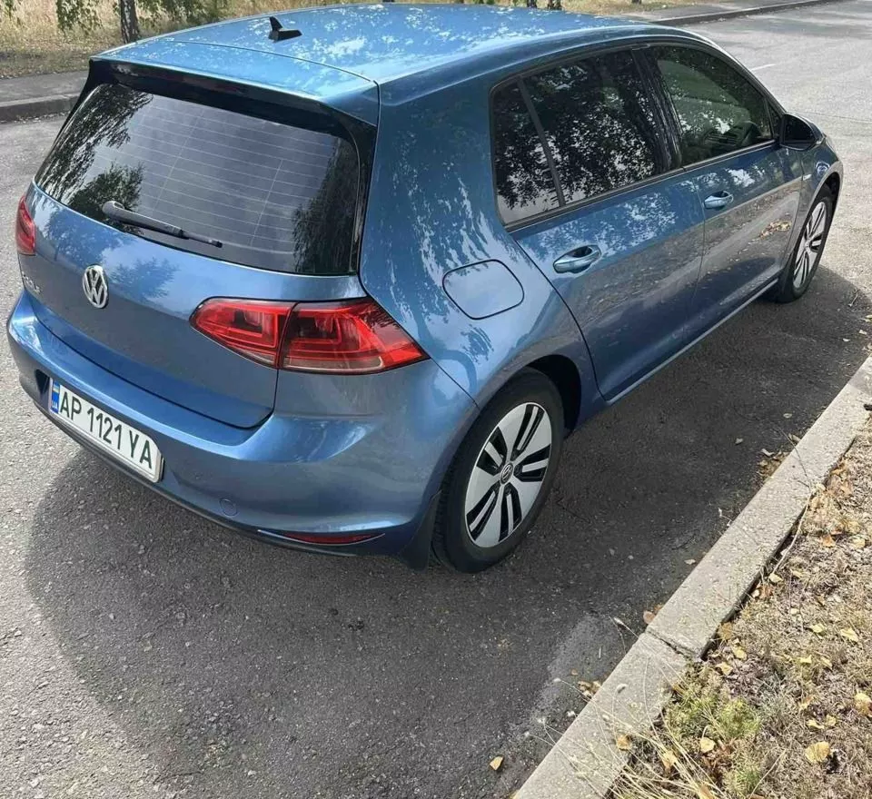 Volkswagen e-Golf  2016141