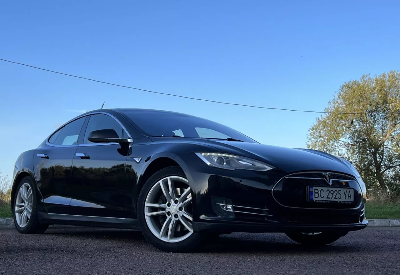 Tesla Model S  85 kWh 201431