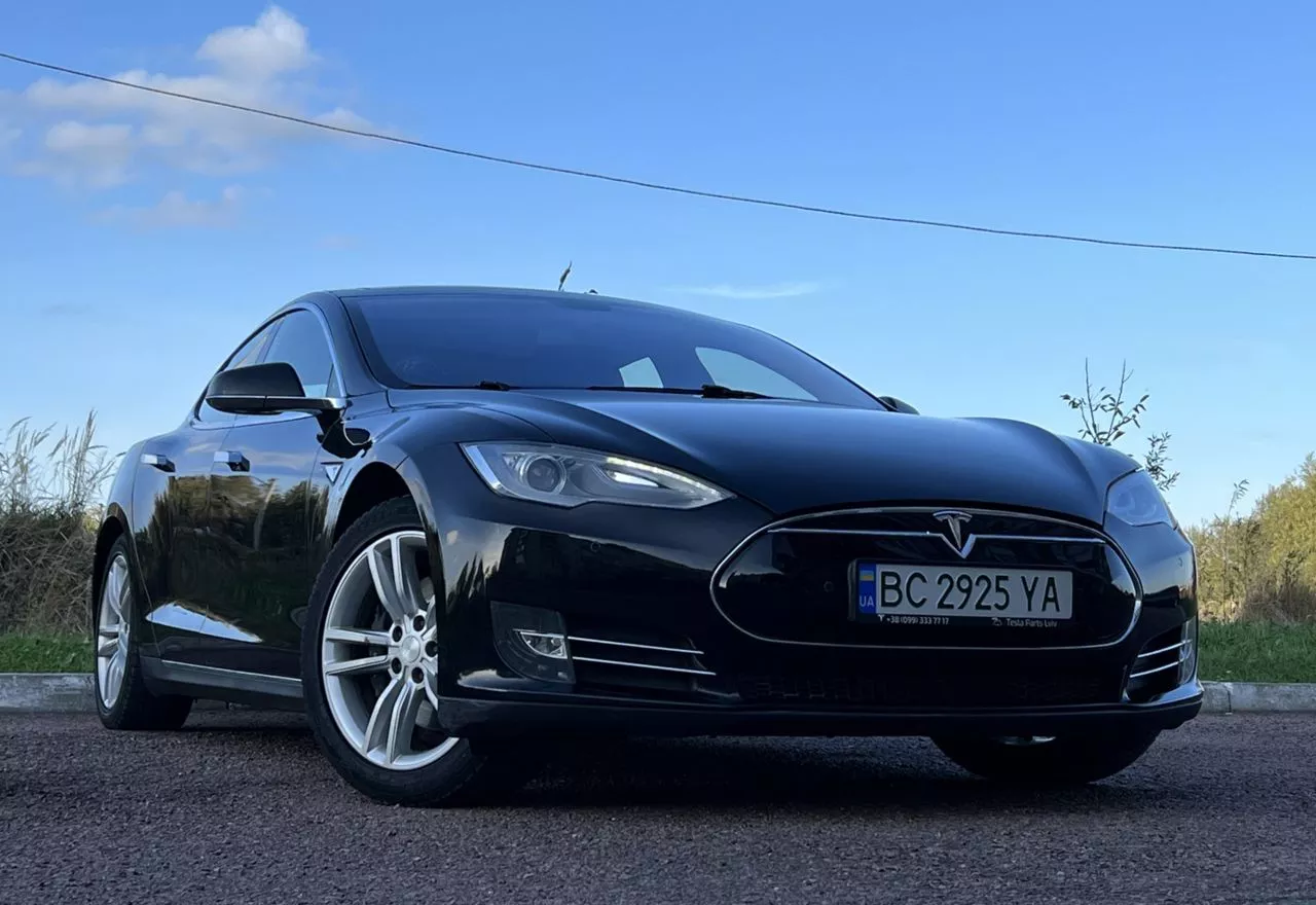 Tesla Model S  85 kWh 201451