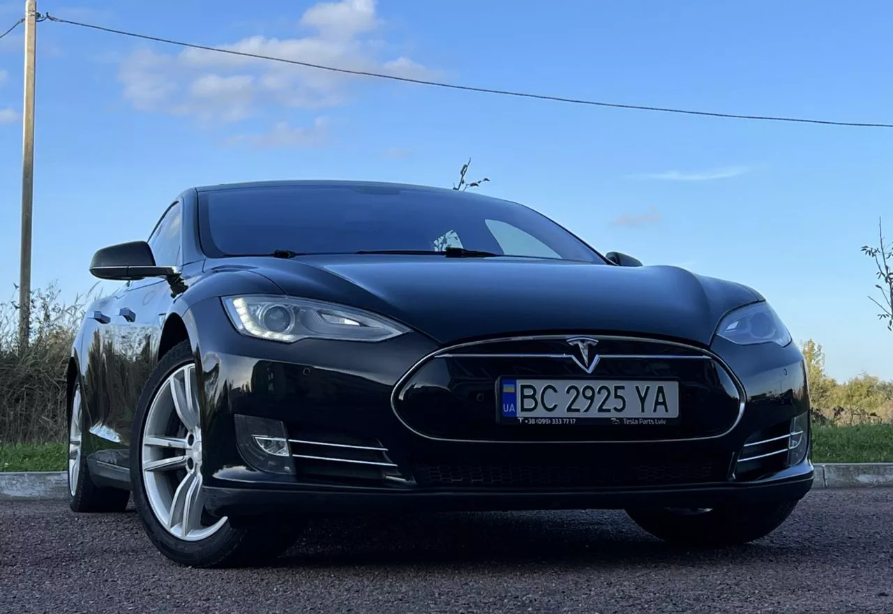 Tesla Model S  85 kWh 201461