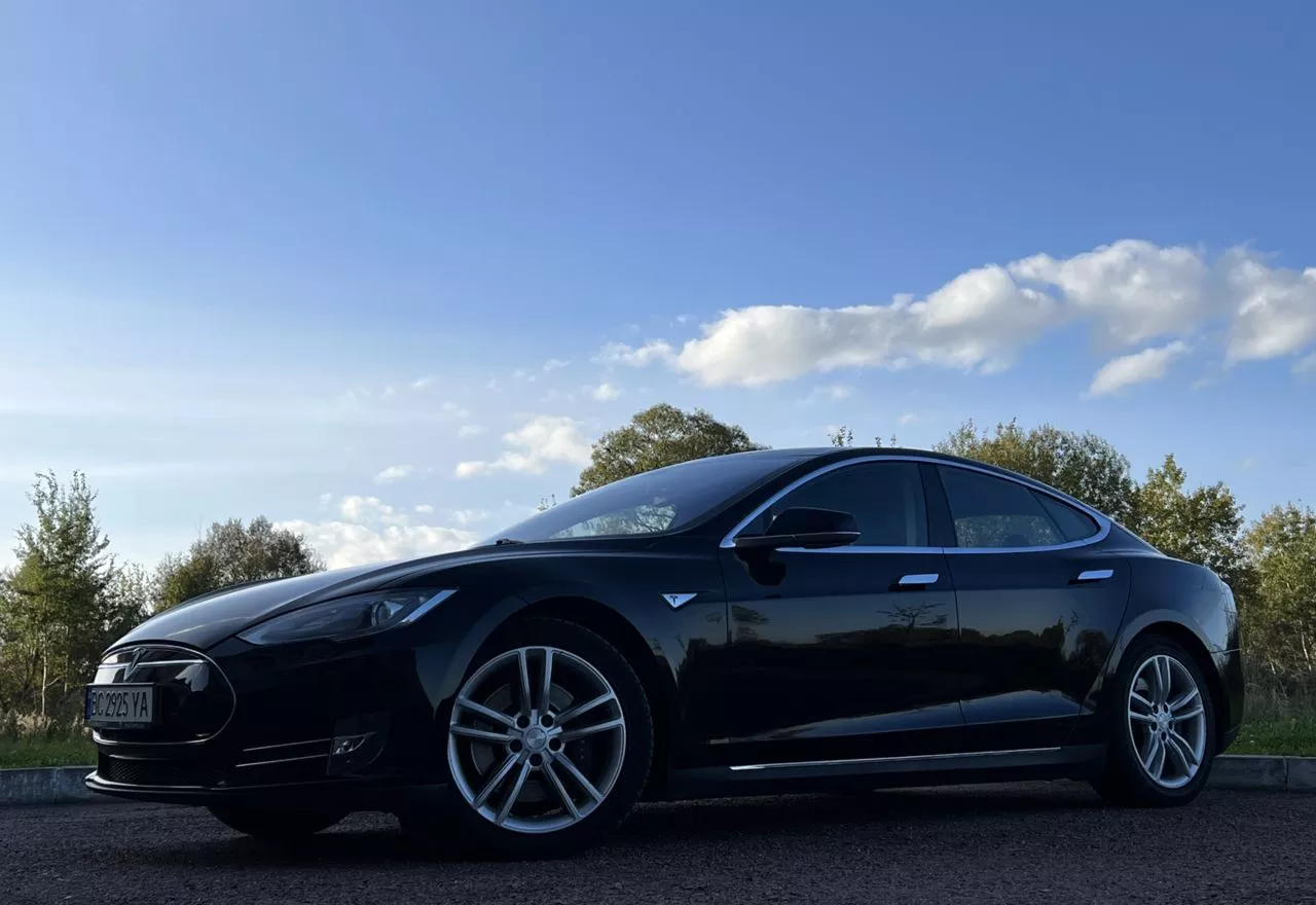 Tesla Model S  85 kWh 201491