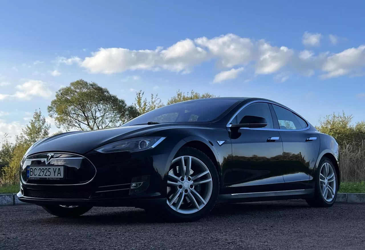 Tesla Model S  85 kWh 2014111