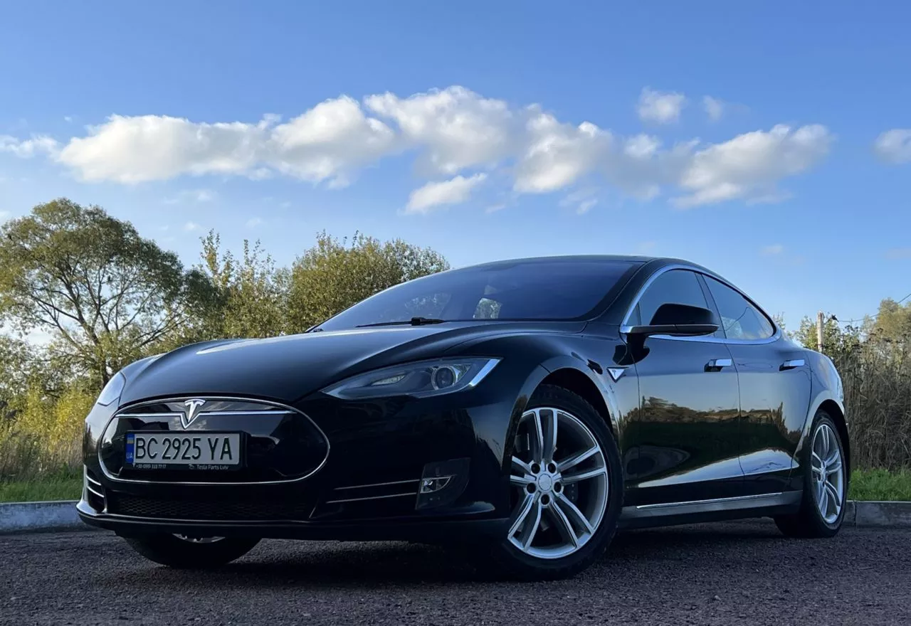 Tesla Model S  85 kWh 2014121