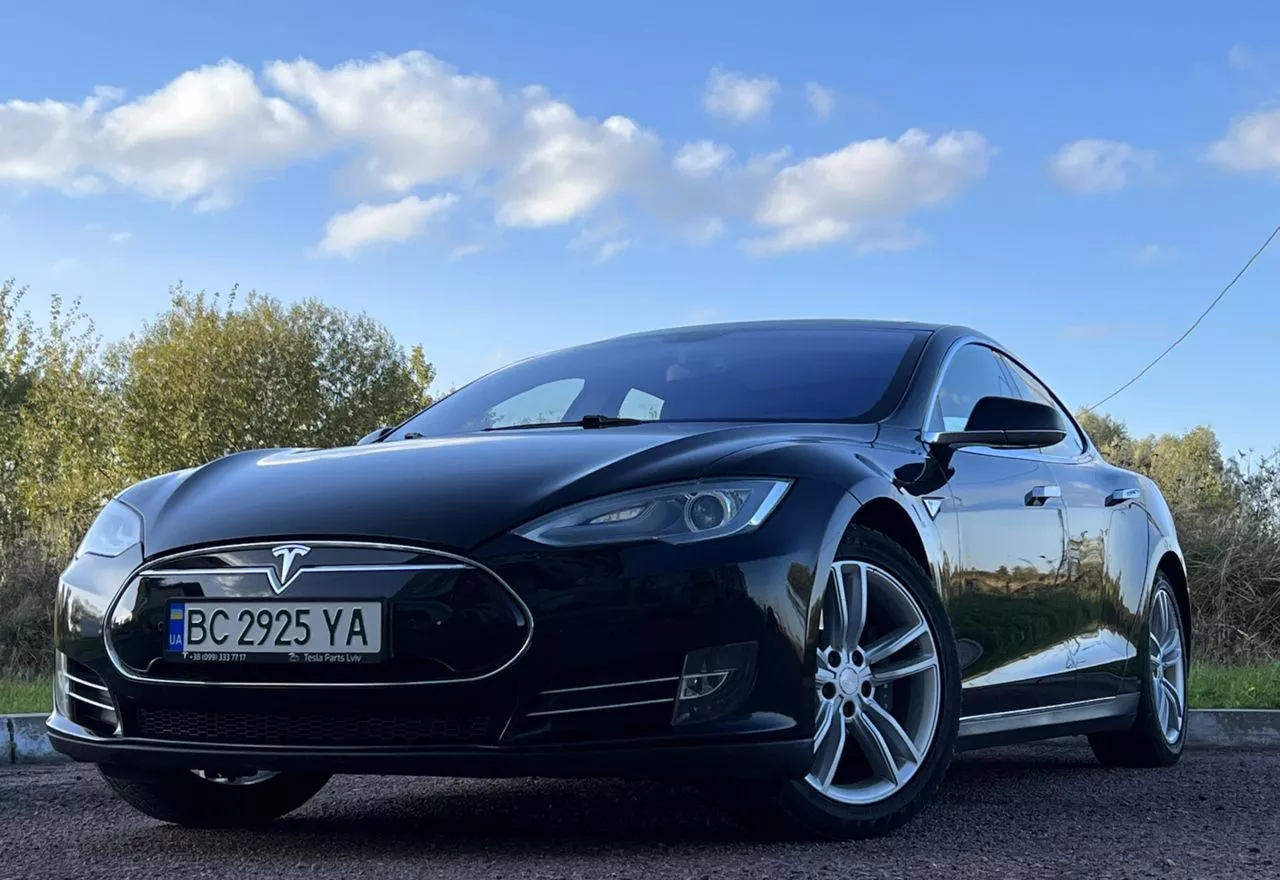 Tesla Model S  85 kWh 2014131