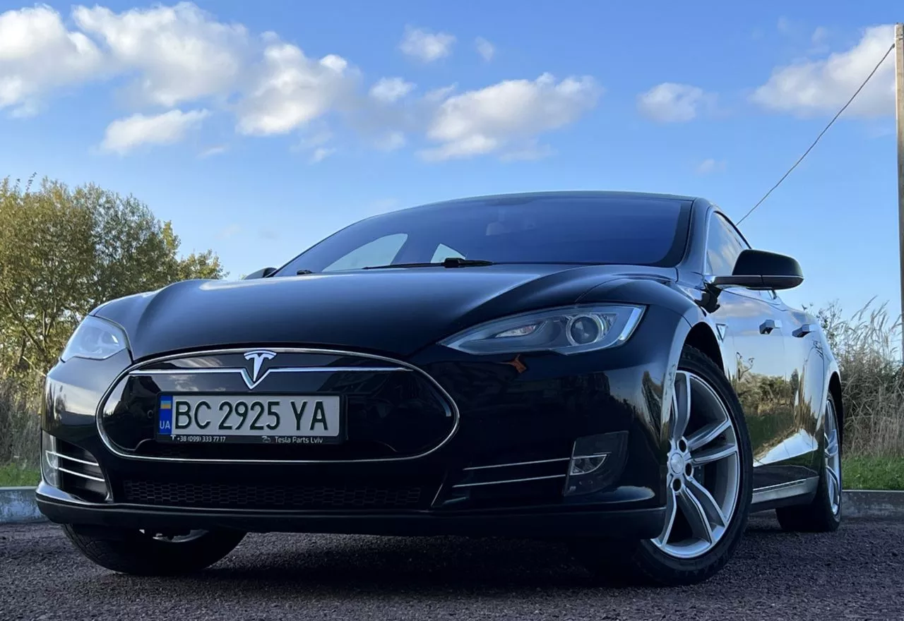 Tesla Model S  85 kWh 2014141