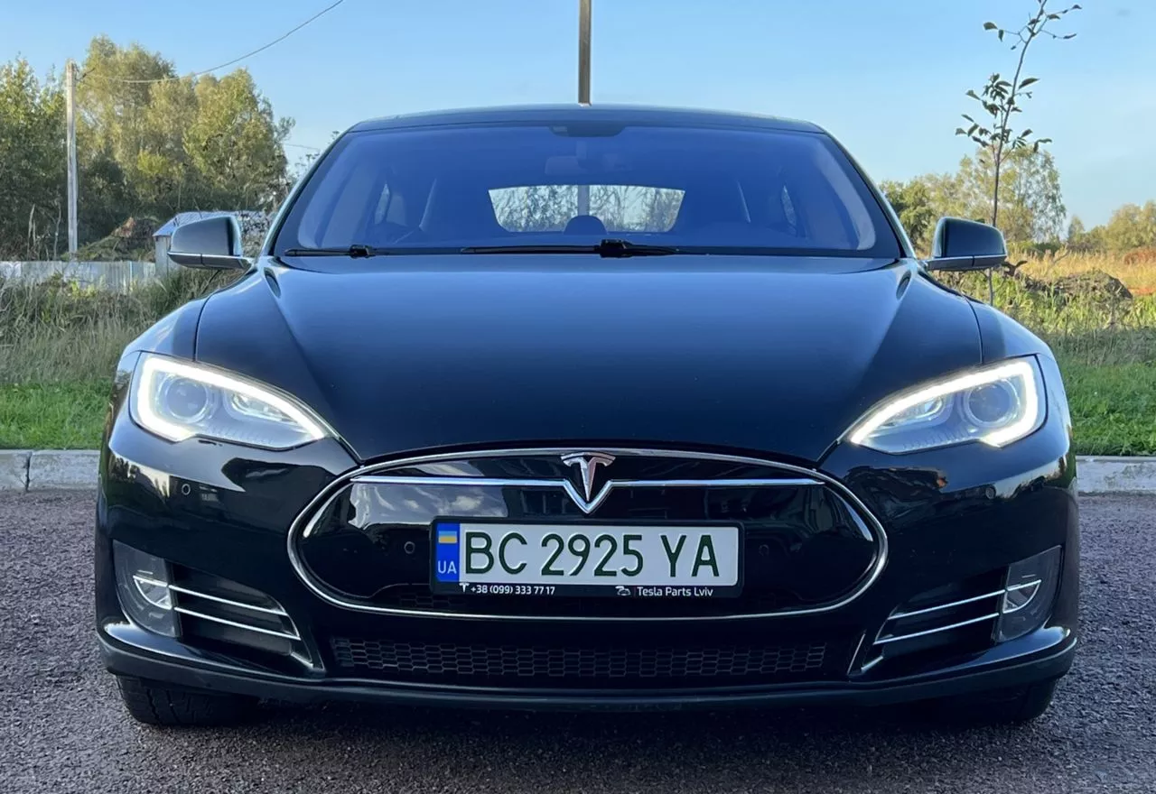 Tesla Model S  85 kWh 2014181