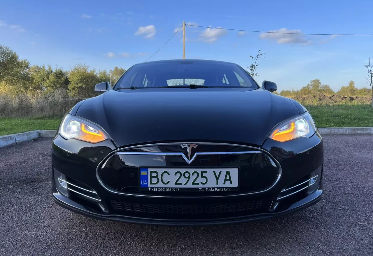 Tesla Model S  85 kWh 2014341