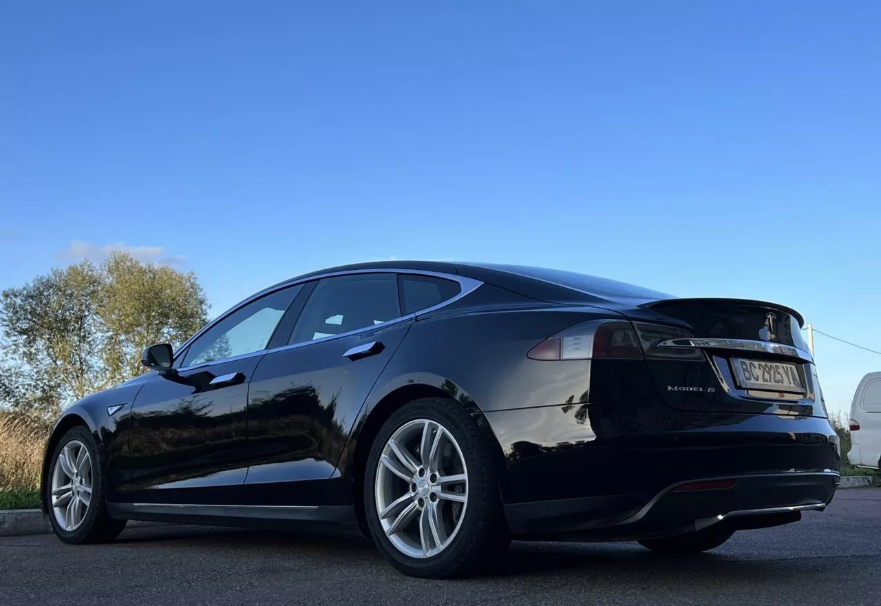 Tesla Model S  85 kWh 2014351