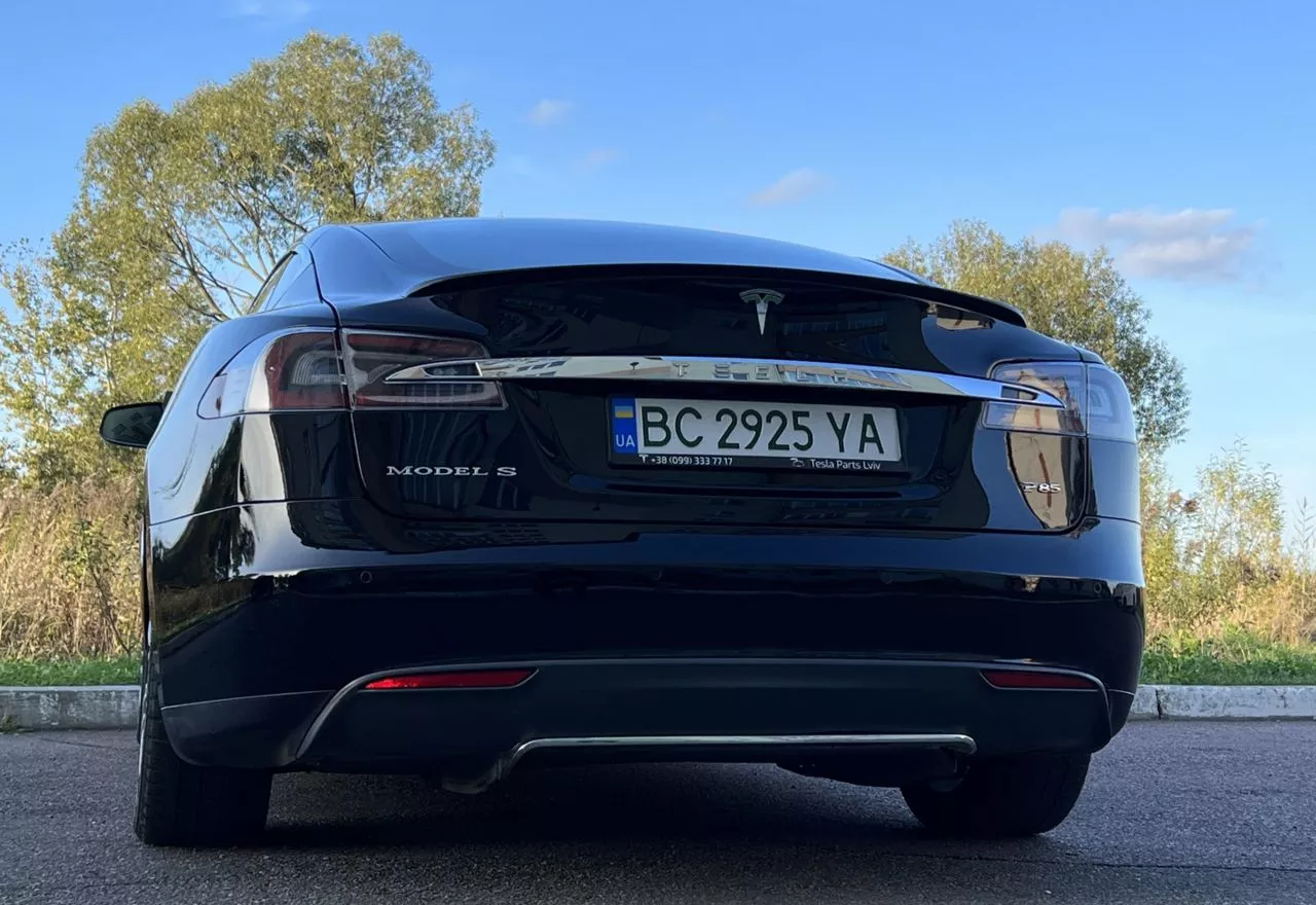 Tesla Model S  85 kWh 2014391