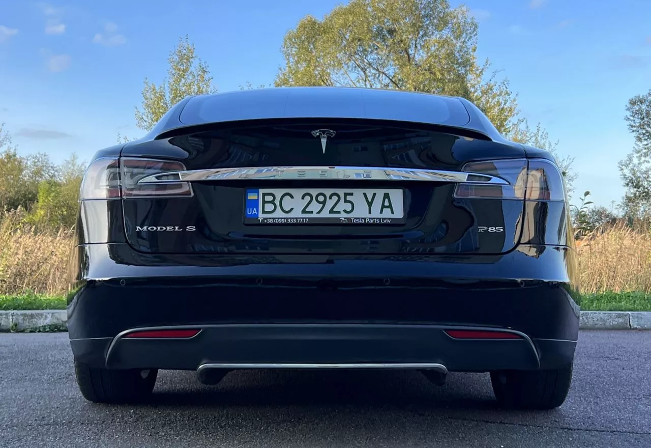 Tesla Model S  85 kWh 2014401