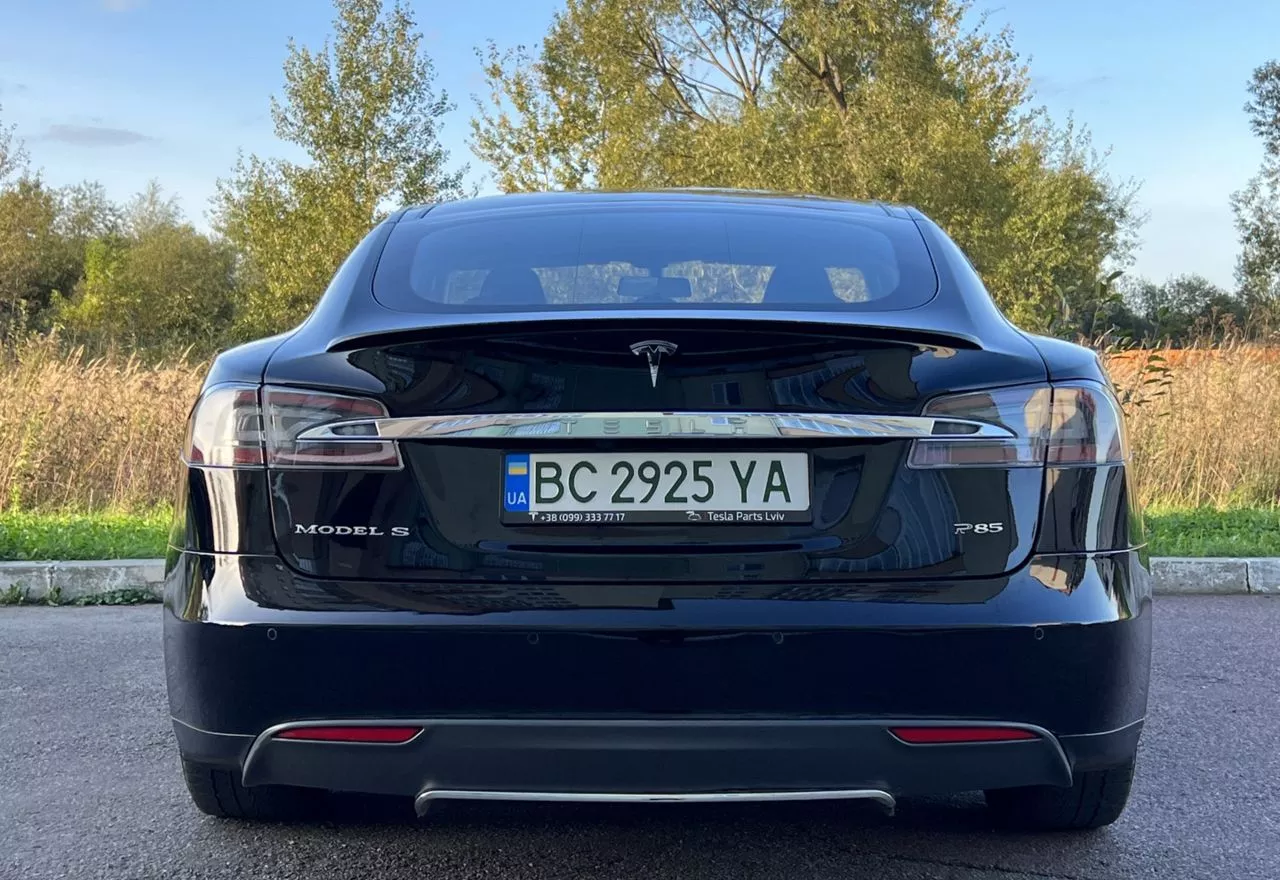 Tesla Model S  85 kWh 2014411