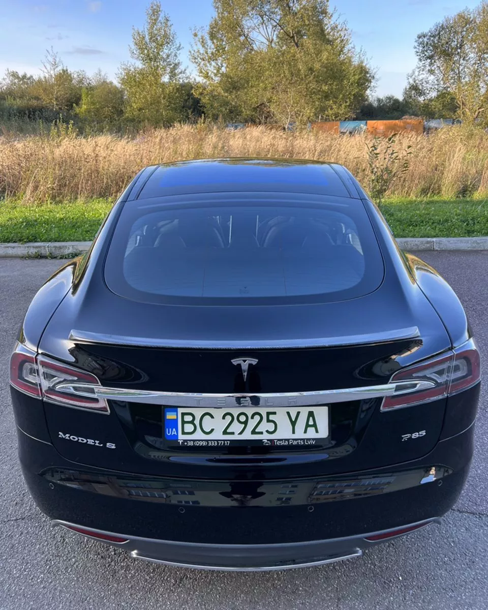 Tesla Model S  85 kWh 2014421