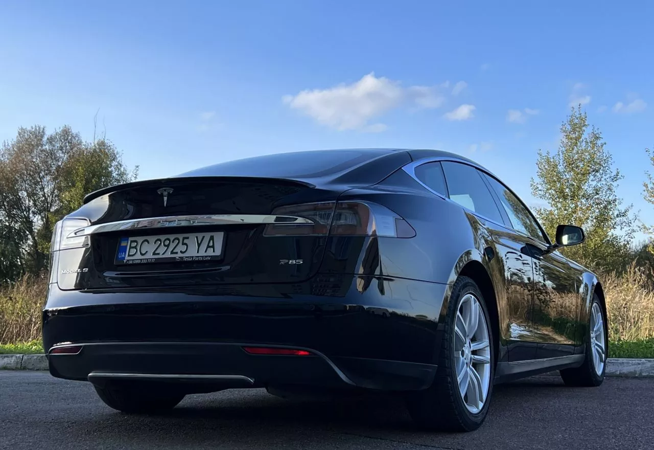 Tesla Model S  85 kWh 2014451