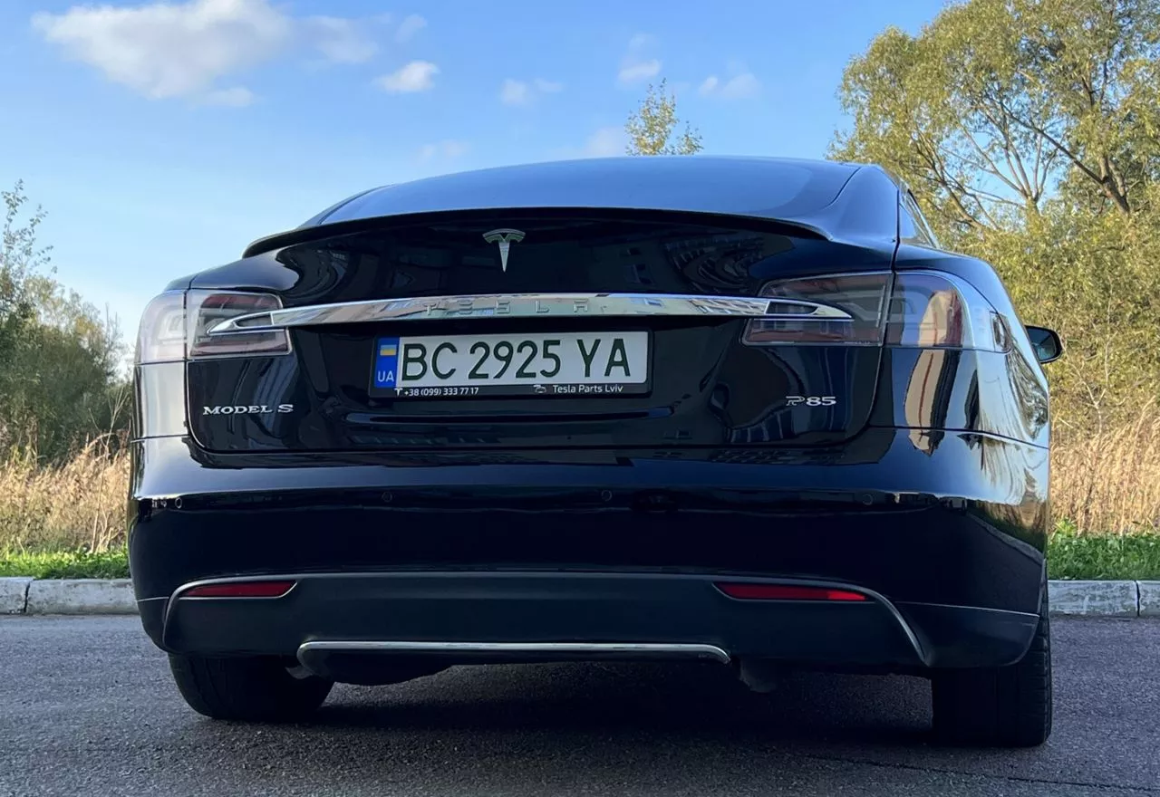 Tesla Model S  85 kWh 2014471