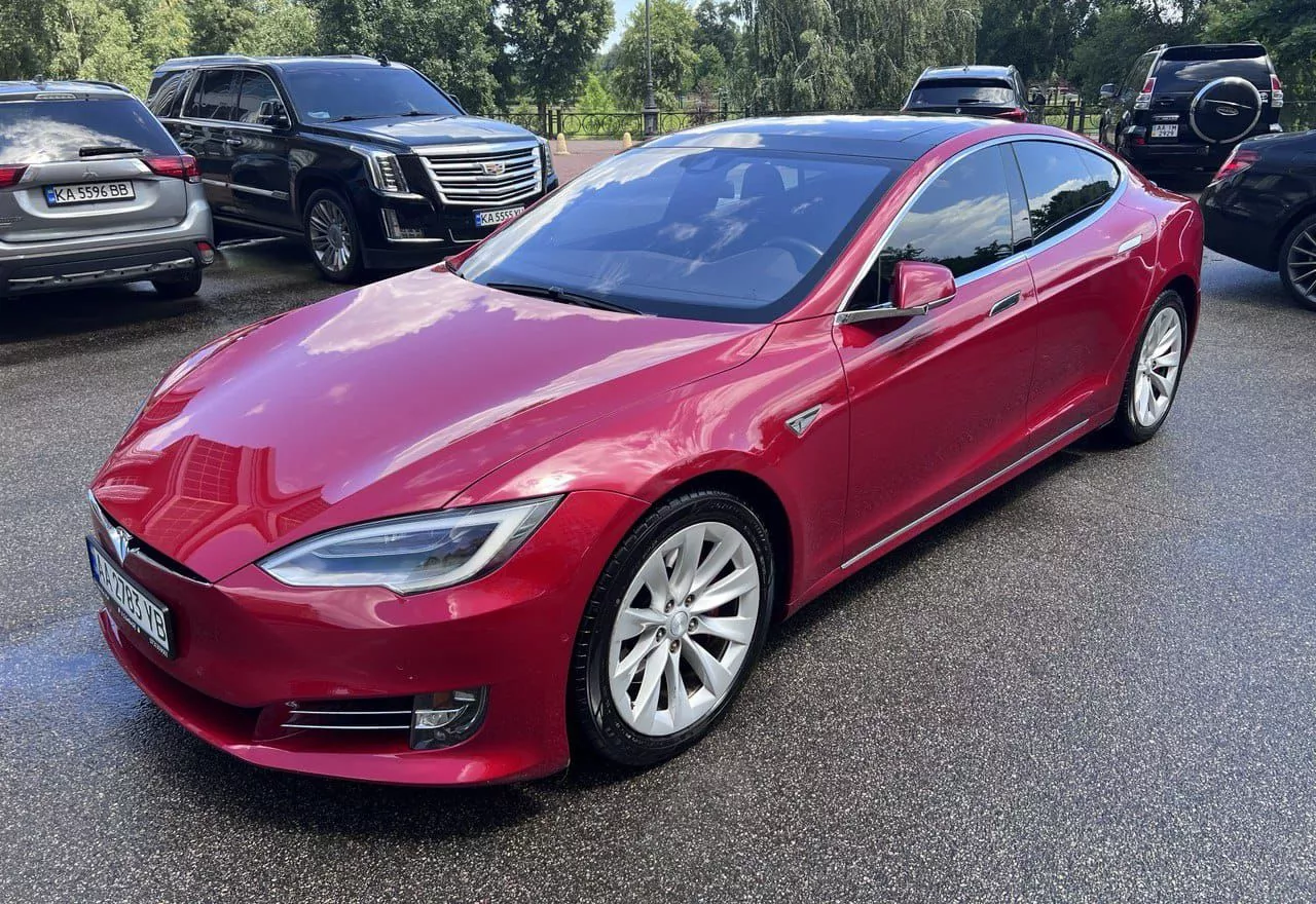 Tesla Model S  90 kWh 201611