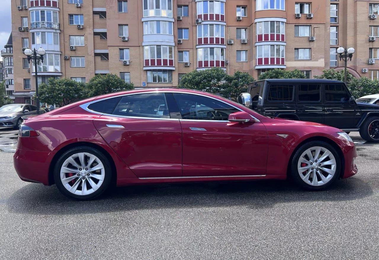 Tesla Model S  90 kWh 201631