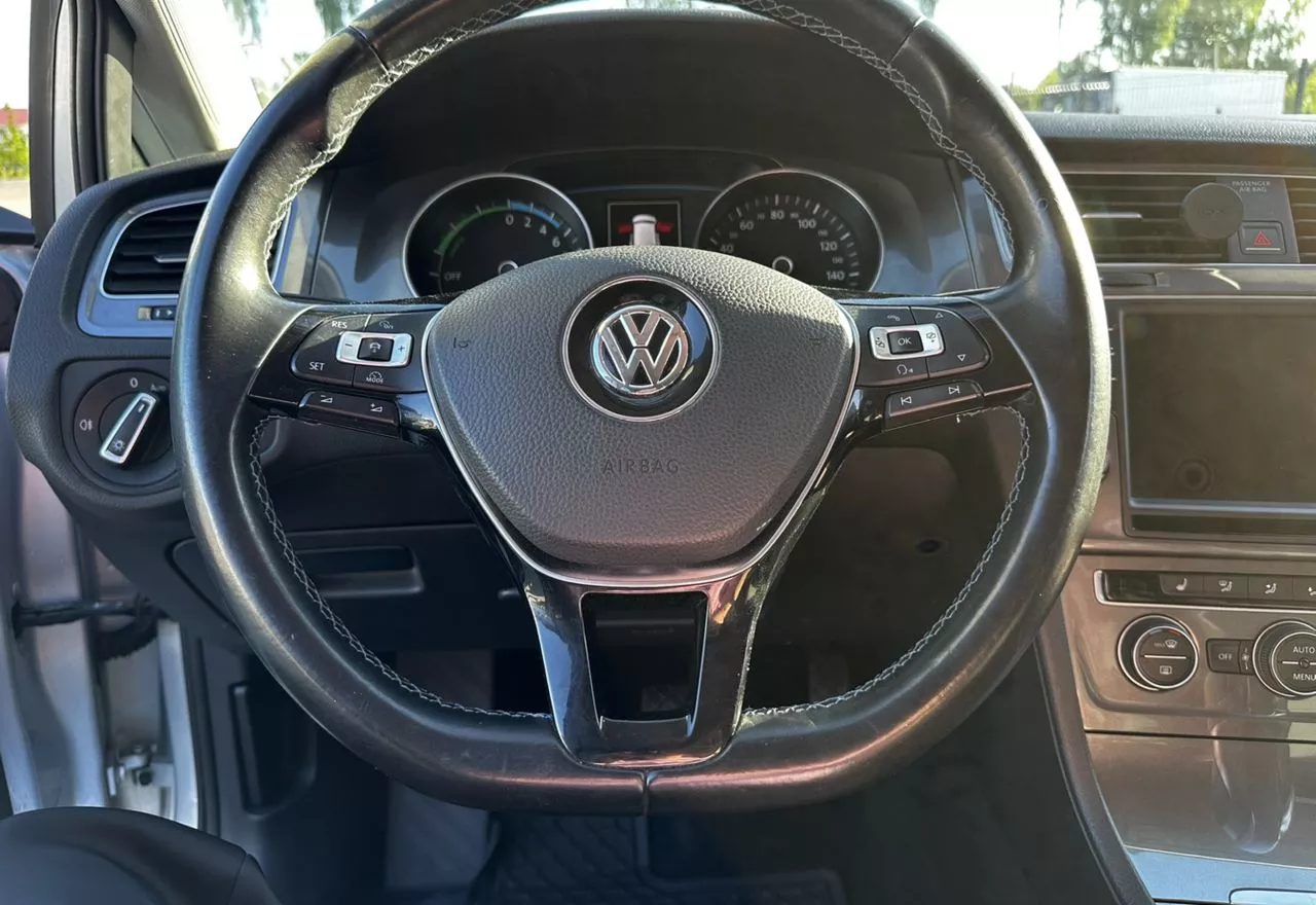 Volkswagen e-Golf  24 kWh 2014131