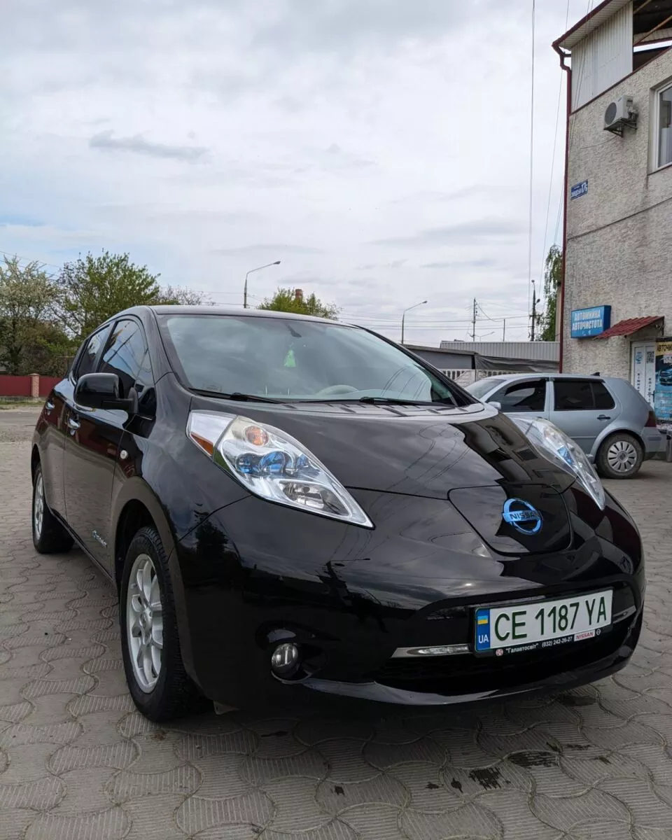 Nissan Leaf  30 kWh 201211