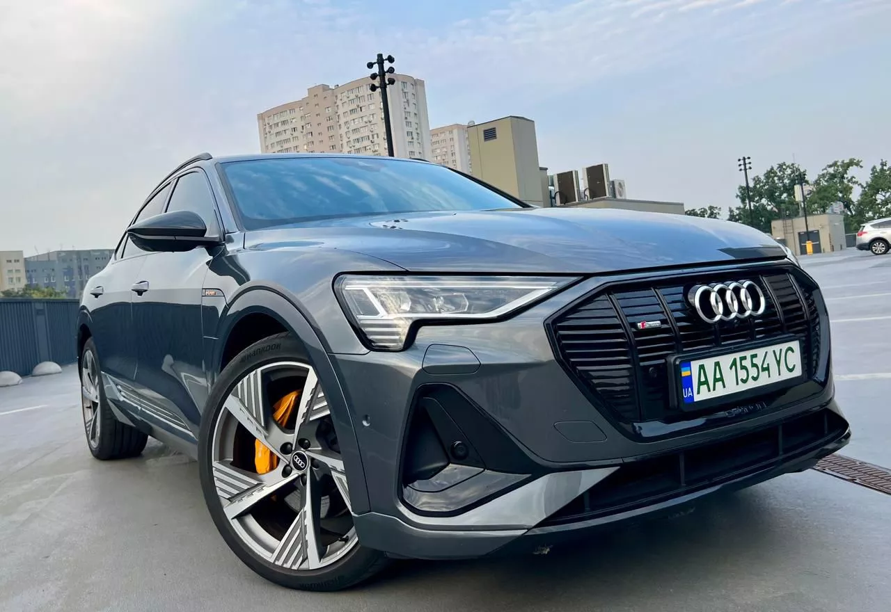 Audi E-tron Sportback 