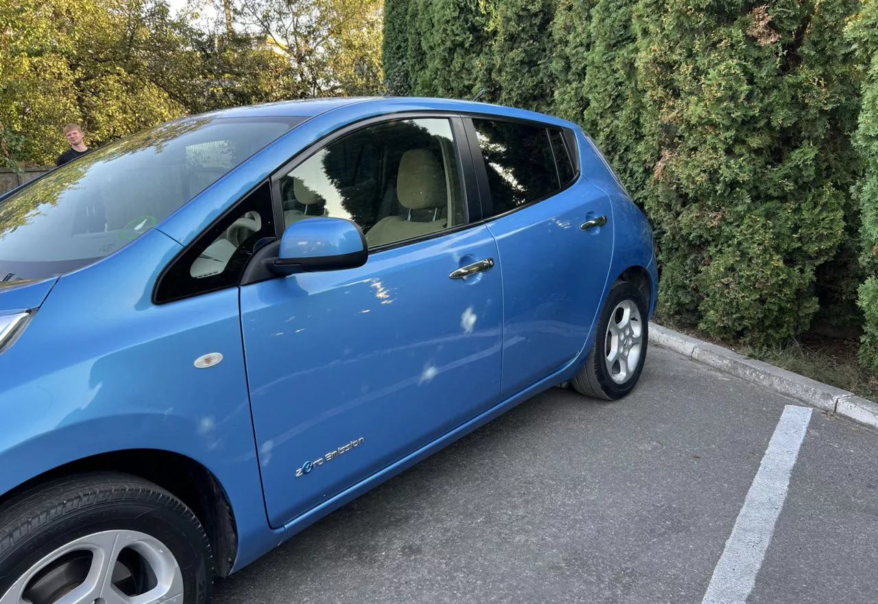 Nissan Leaf  24 kWh 201141