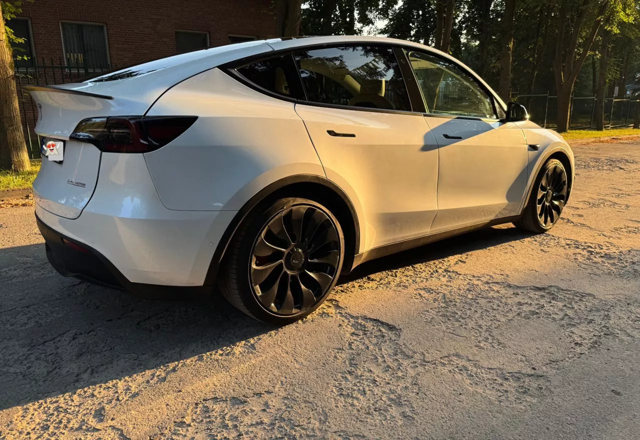 Tesla Model Y  75 kWh 2020171