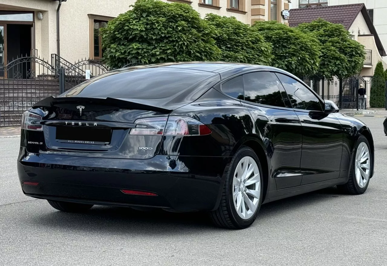 Tesla Model S  201821