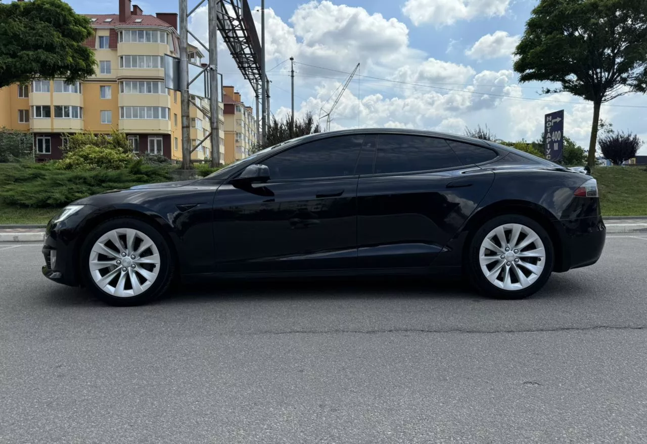 Tesla Model S  201841