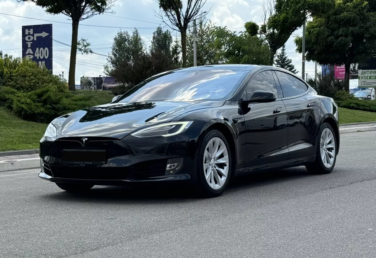 Tesla Model S  201851