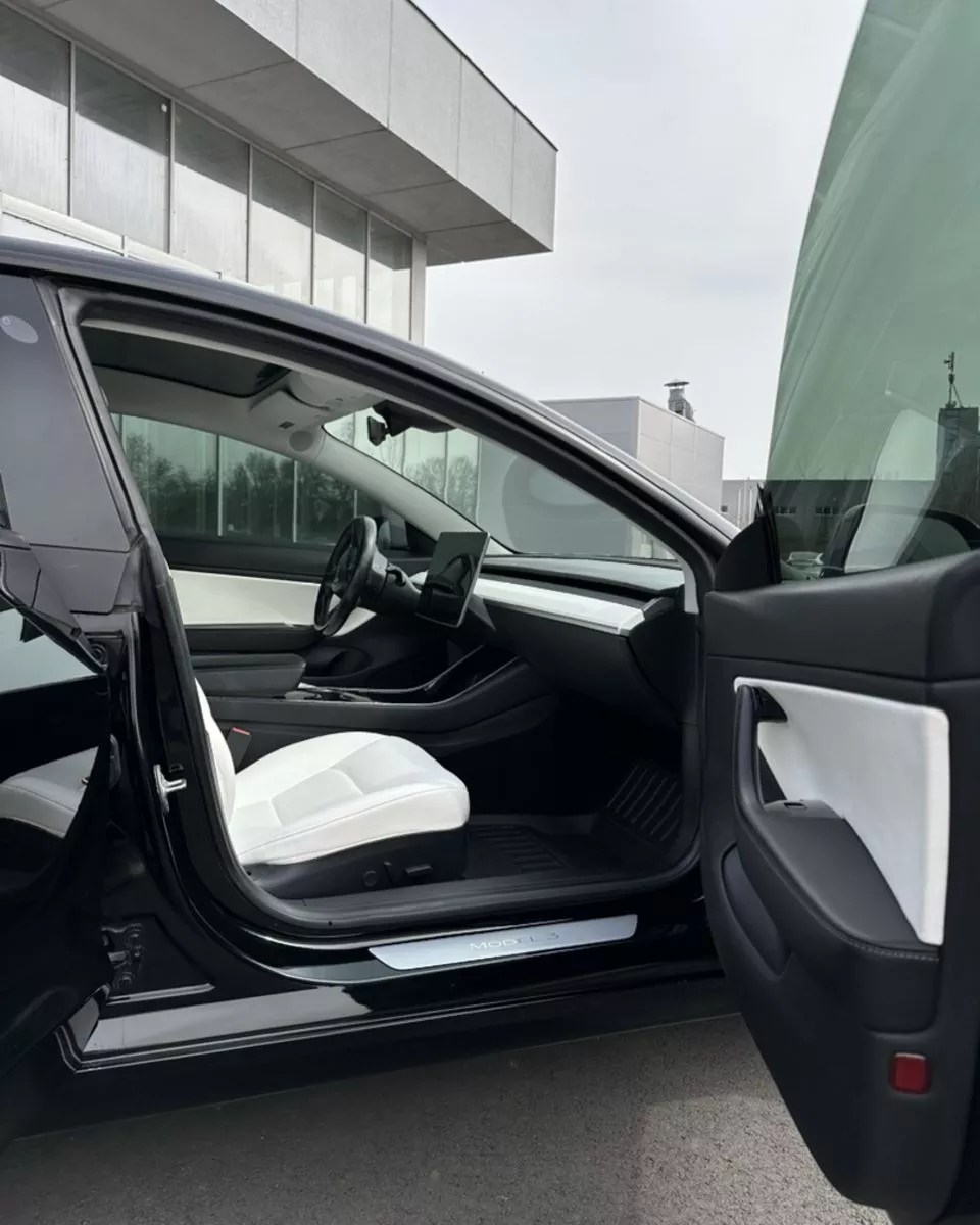 Tesla Model 3  80.5 kWh 2018131