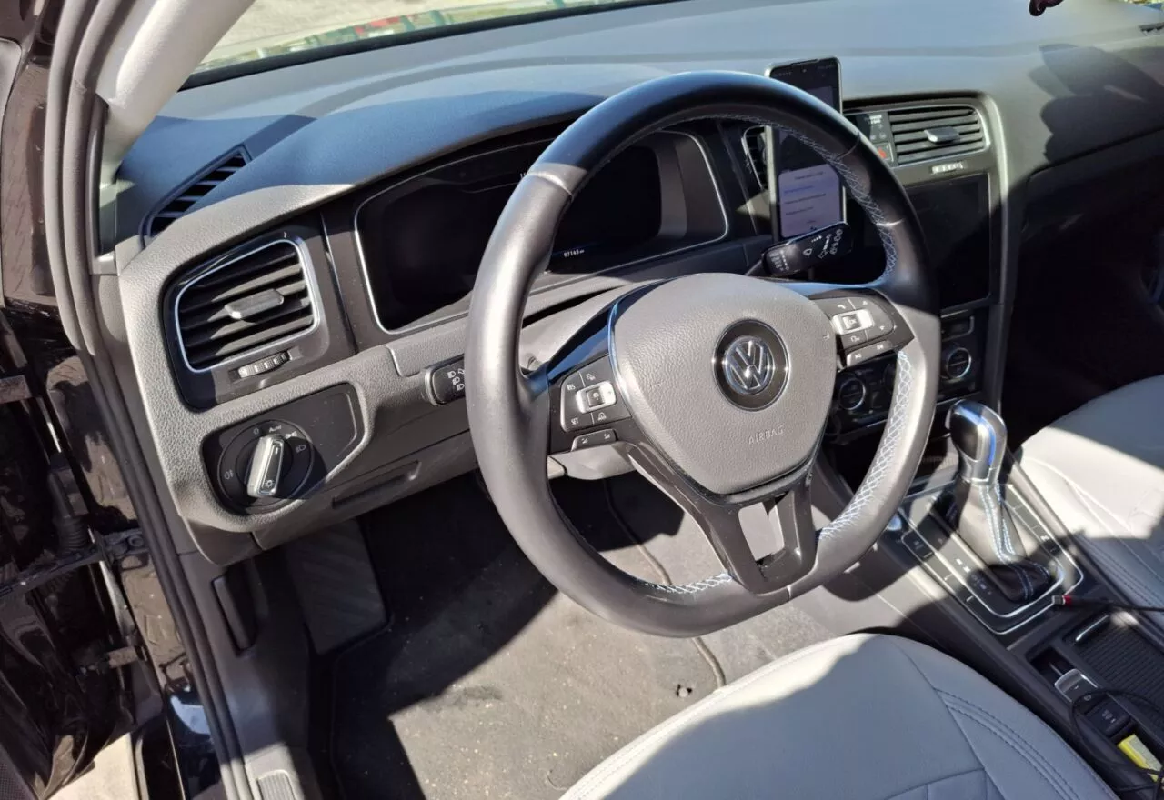 Volkswagen e-Golf  35.8 kWh 2017291