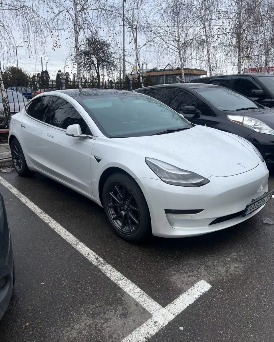 Tesla Model 3  62 kWh 202071