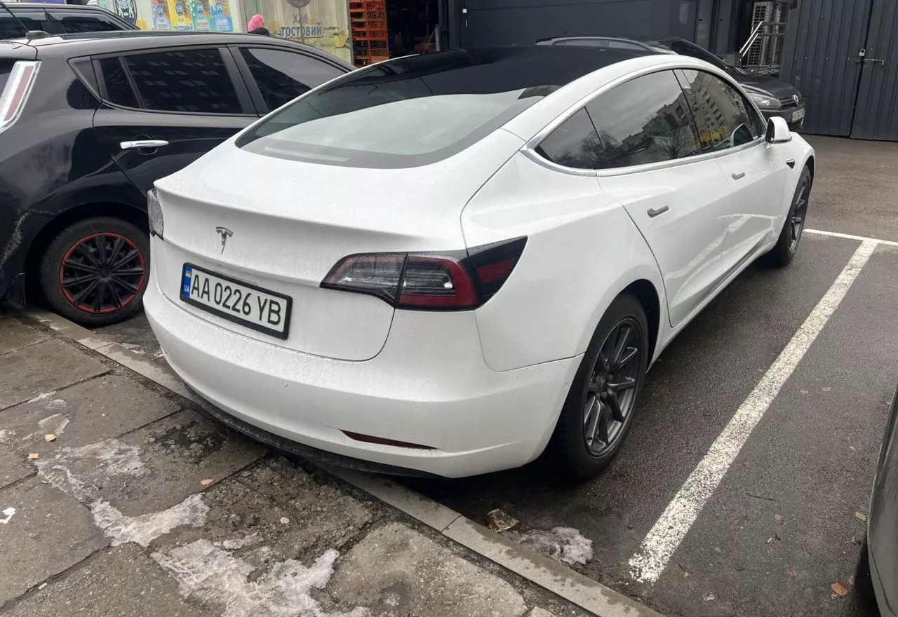 Tesla Model 3  62 kWh 202081