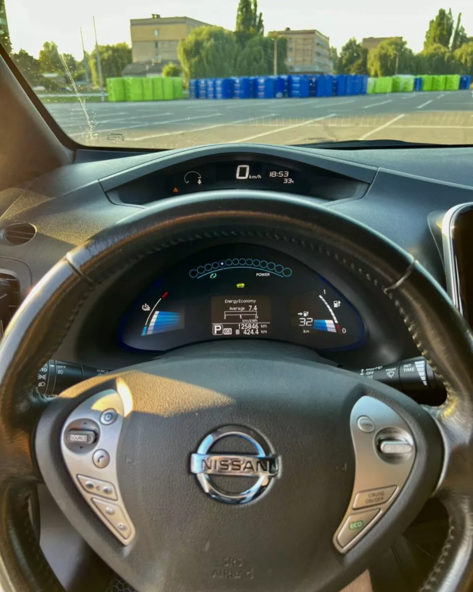 Nissan Leaf  24 kWh 2013211