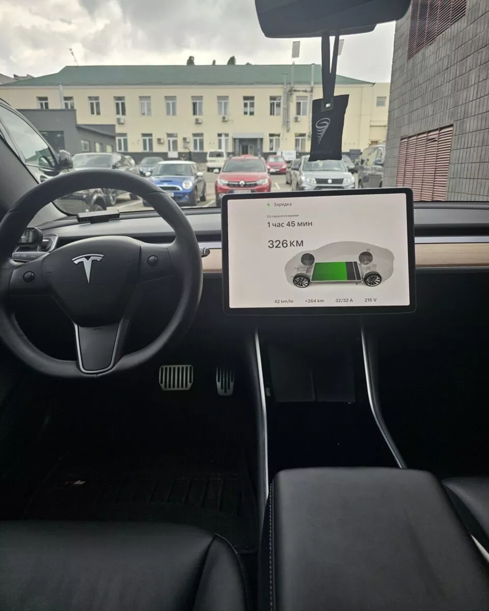 Tesla Model 3  75 kWh 2019111