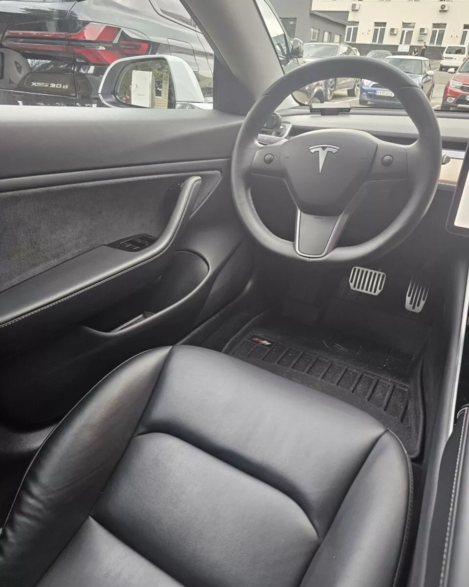 Tesla Model 3  75 kWh 2019141