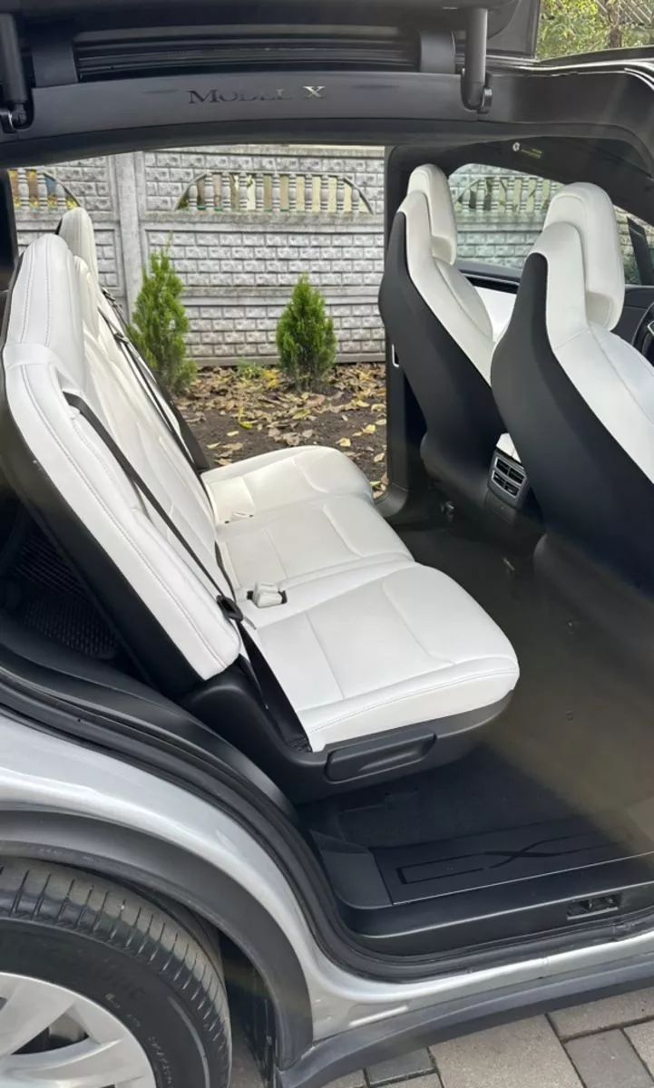 Tesla Model X  201781