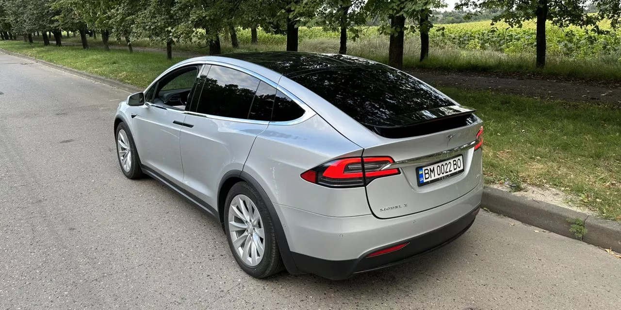 Tesla Model X  2017201