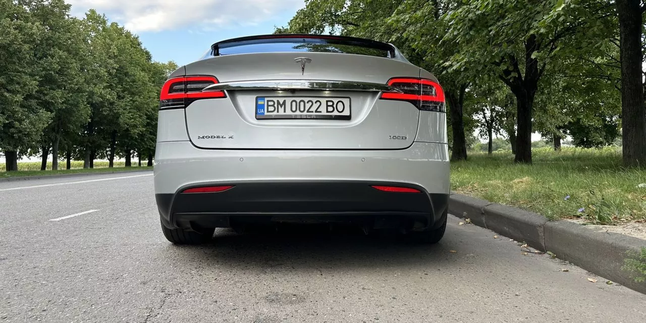 Tesla Model X  2017211